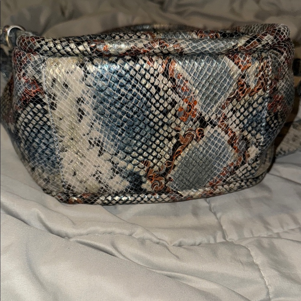 Hobo international snakeskin purse - Picture 4 of 5